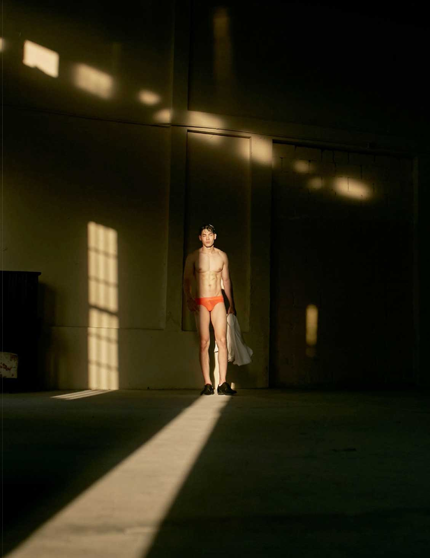 084