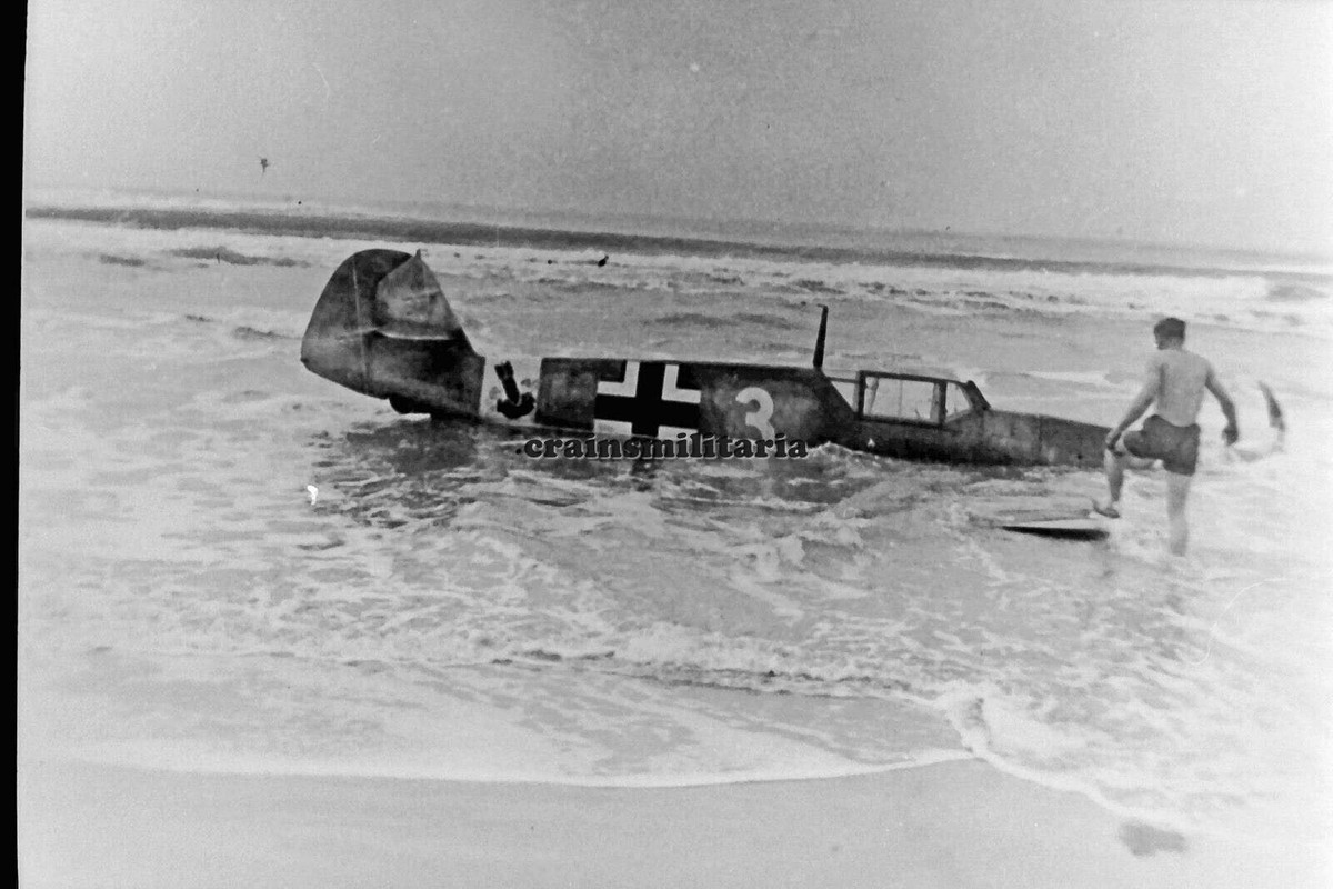 4x REPRO Negativ Foto Messerschmitt Bf 109 Flugzeug Notlandung JG53 auf Sizilien (3)