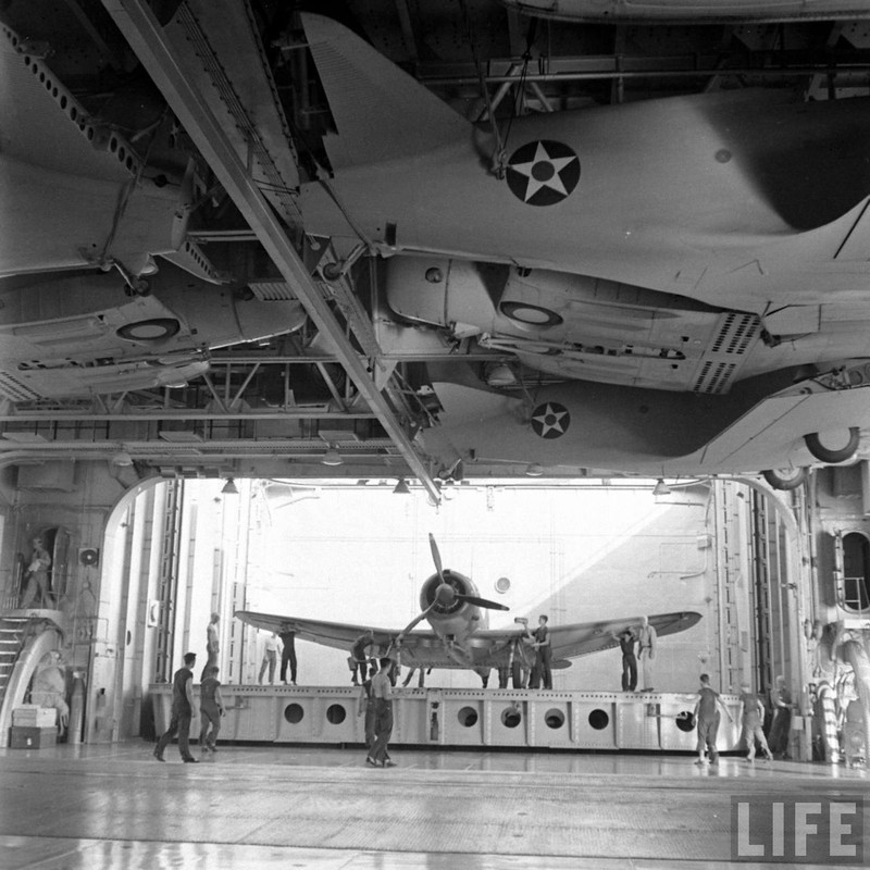<< USS Hornet CV-8 Merit International | N° 62001 | 1:200 >> - Page 2 Dxnahprd3xp31