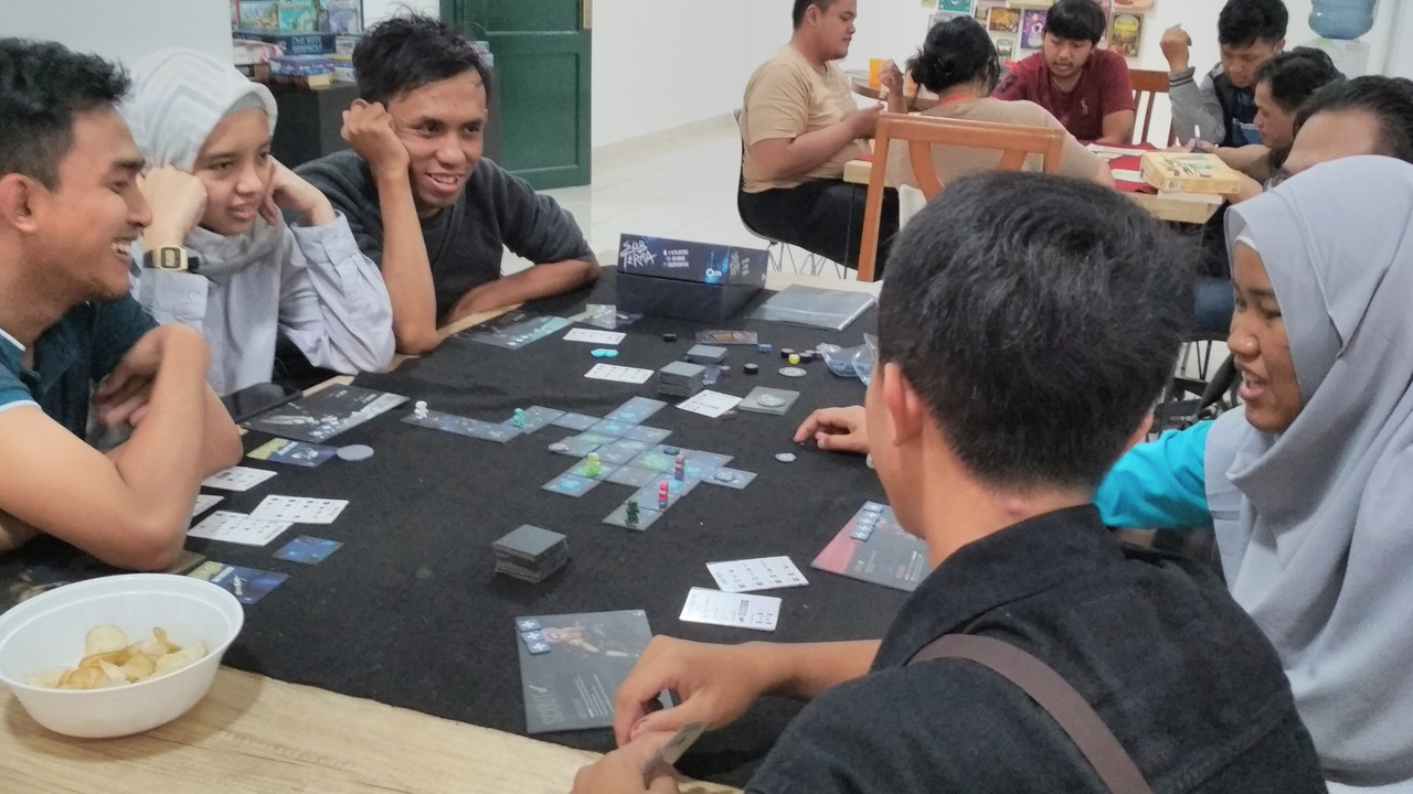 board game kooperatif