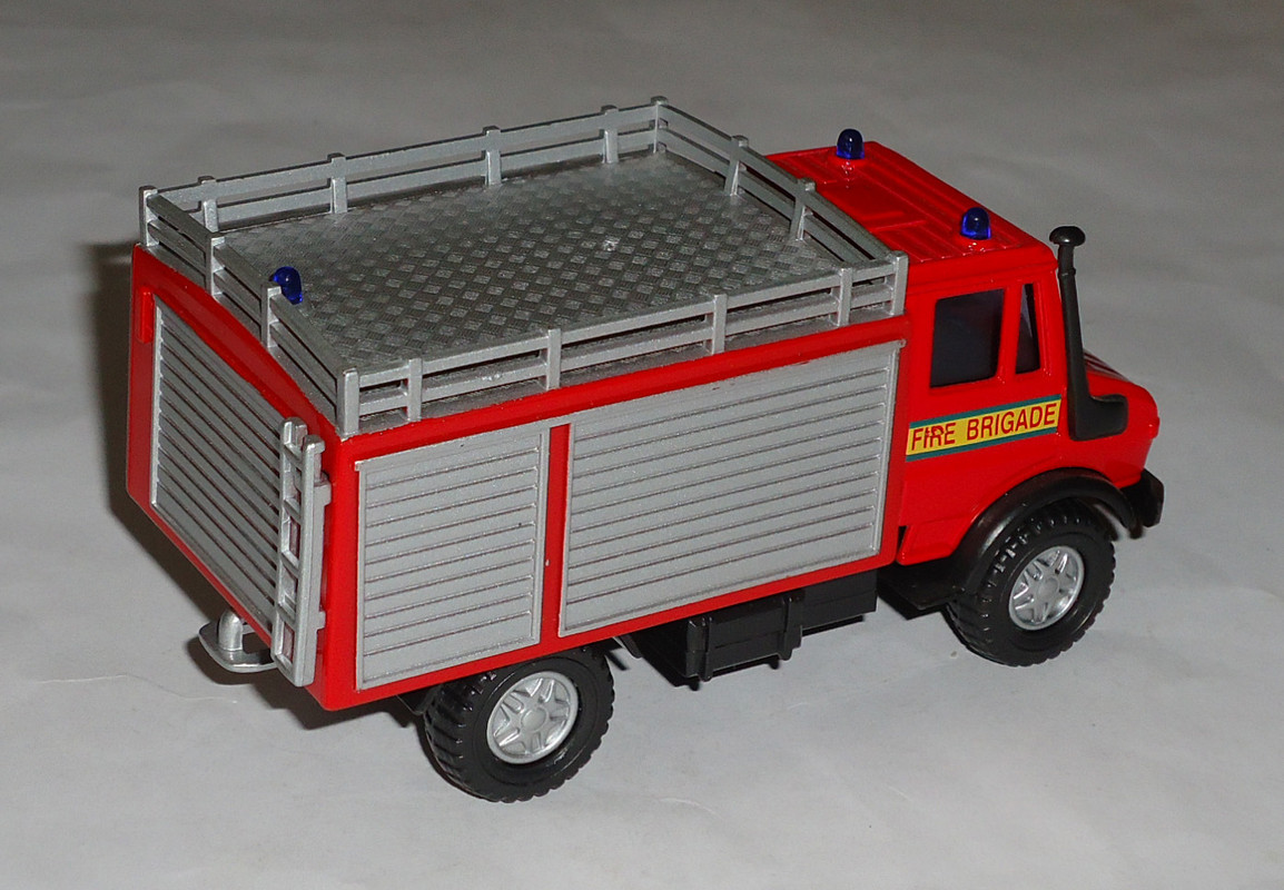 Mercedes-Benz-Unimog-U1300L