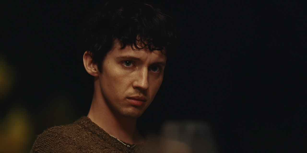 The.Idol.(2023).S01E03.Daybreak.1080p.10bit.MAX.WEB-DL.DDP5.1.HEVC-Vyndros.mkv_snapshot_37.22_[2023.