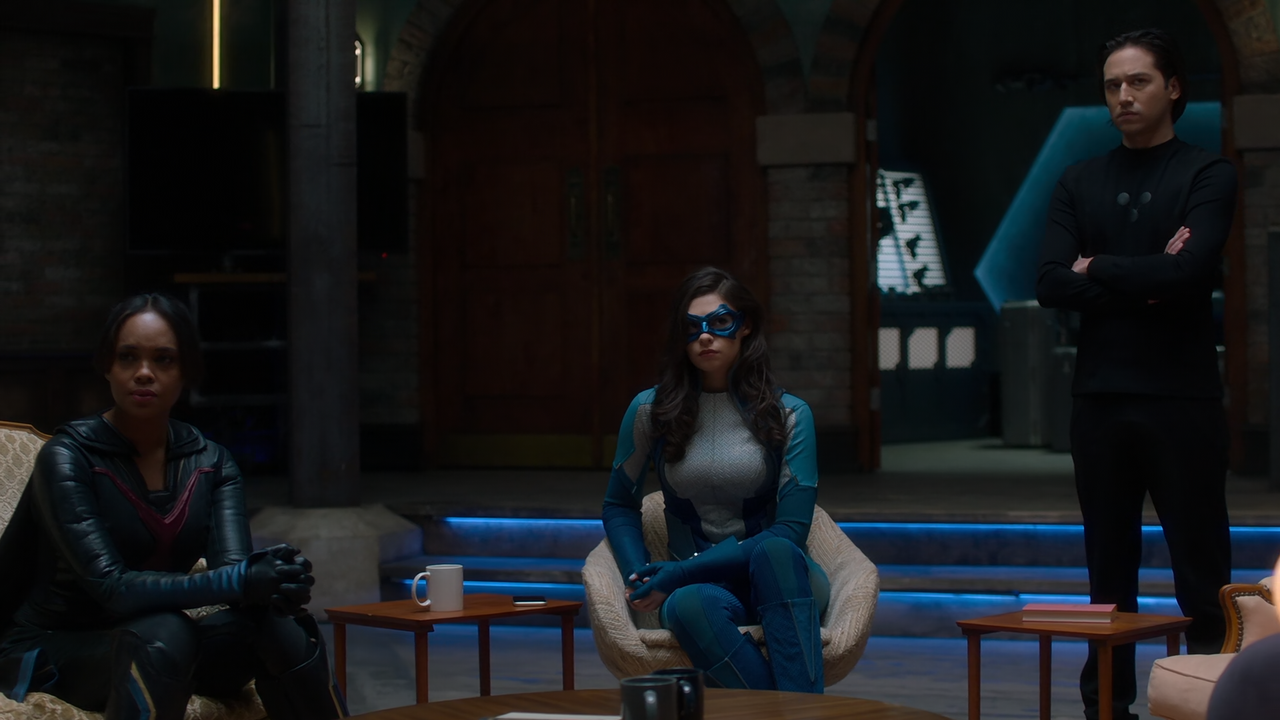 Supergirl.S06E02.A.Few.Good.Women.1080p.10bit.AMZN.WEB-DL.DDP5.1.HEVC-Vyndros.mkv_snapshot_03.00_[20