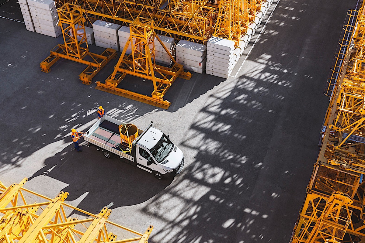 Mercedes-Benz Sprinter gets 20,000 orders from Amazon (40)