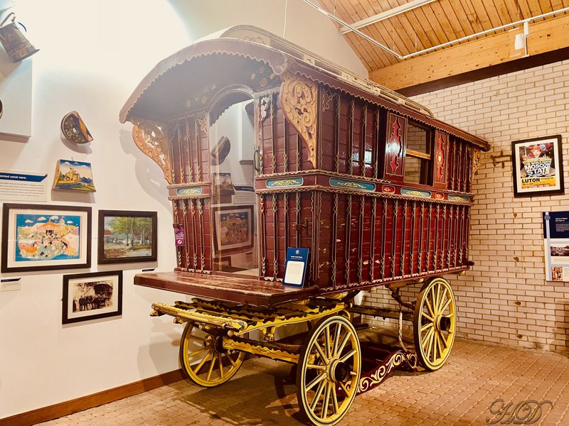 Carriage-2-HD.jpg
