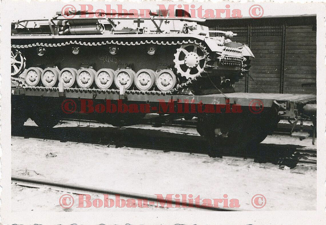L519 Foto Panzerkampfwagen IV Langrohr Halterung für Seitenschürzen Panzer 4 TOP