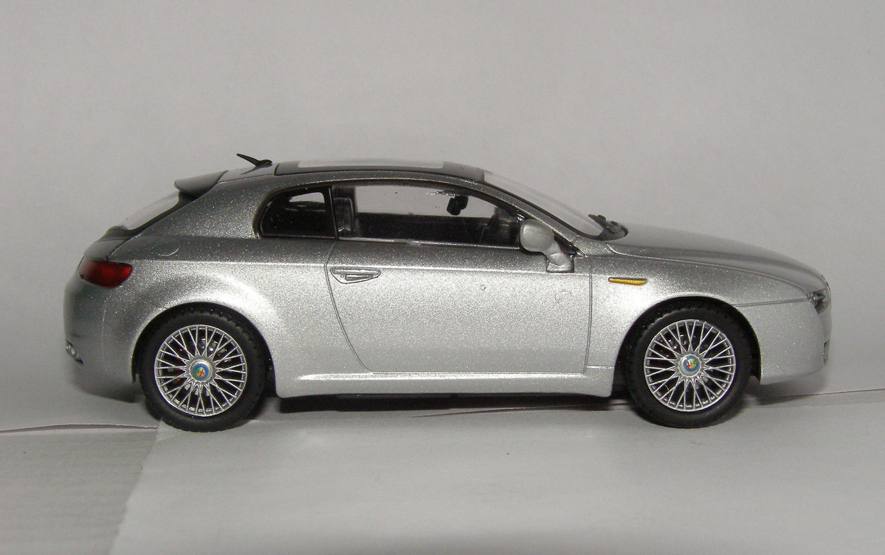 Alfa Romeo Brera (5)