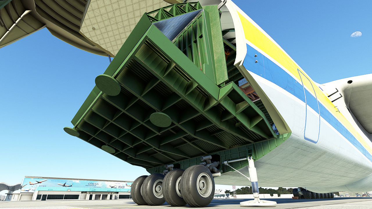 AN-225-at-Odesa-airport-UKOO-14.jpg