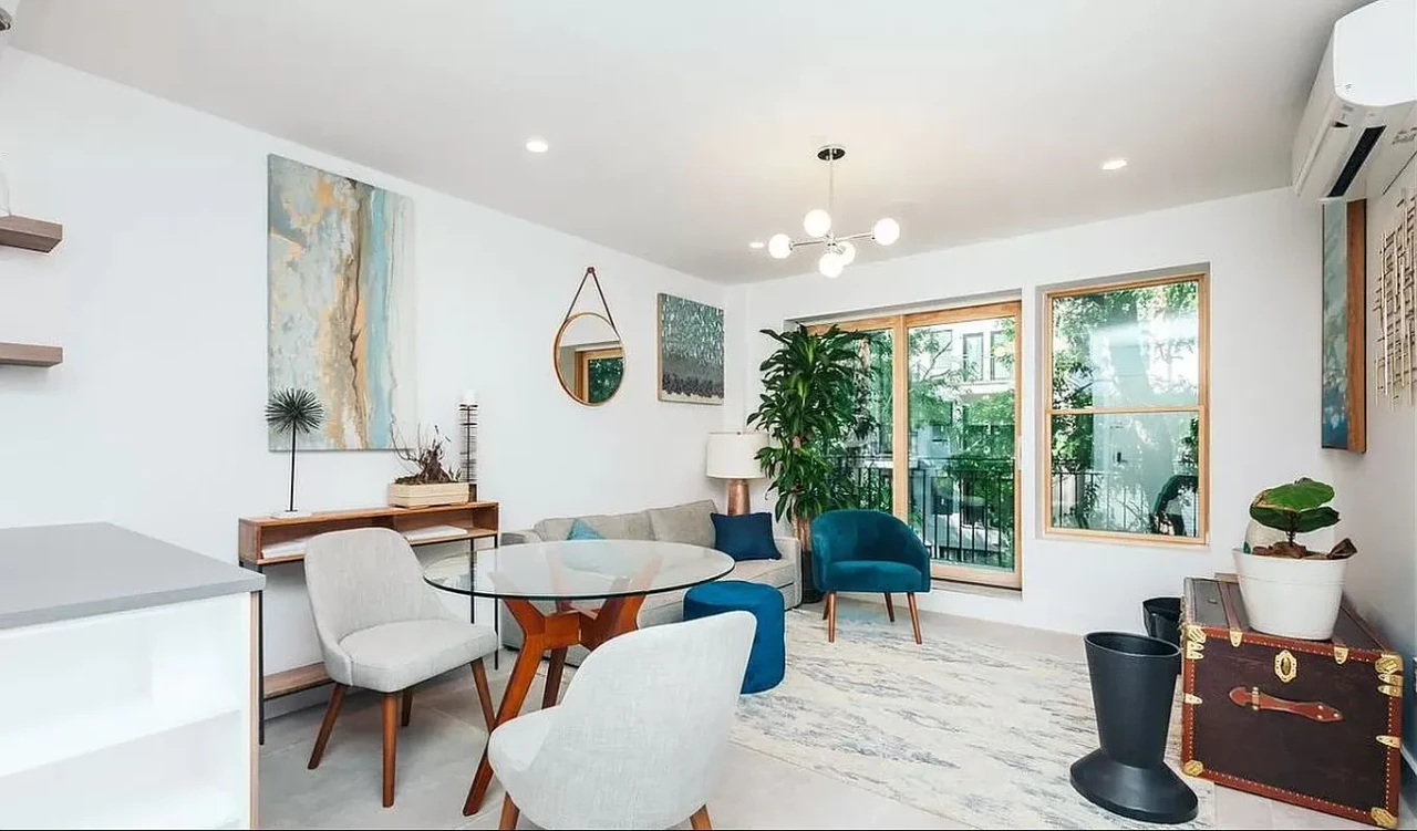 851 Madison Street property photo 1