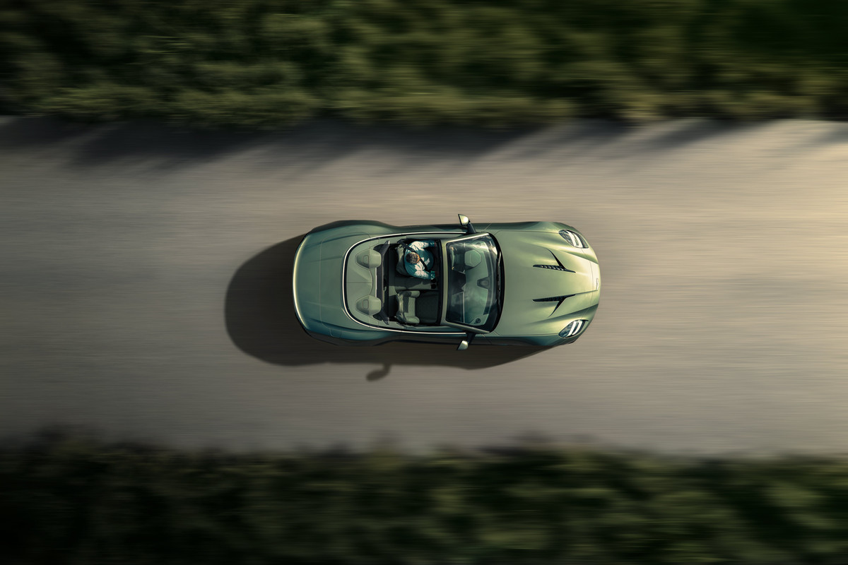 AstonMartinVanquishVolante_04