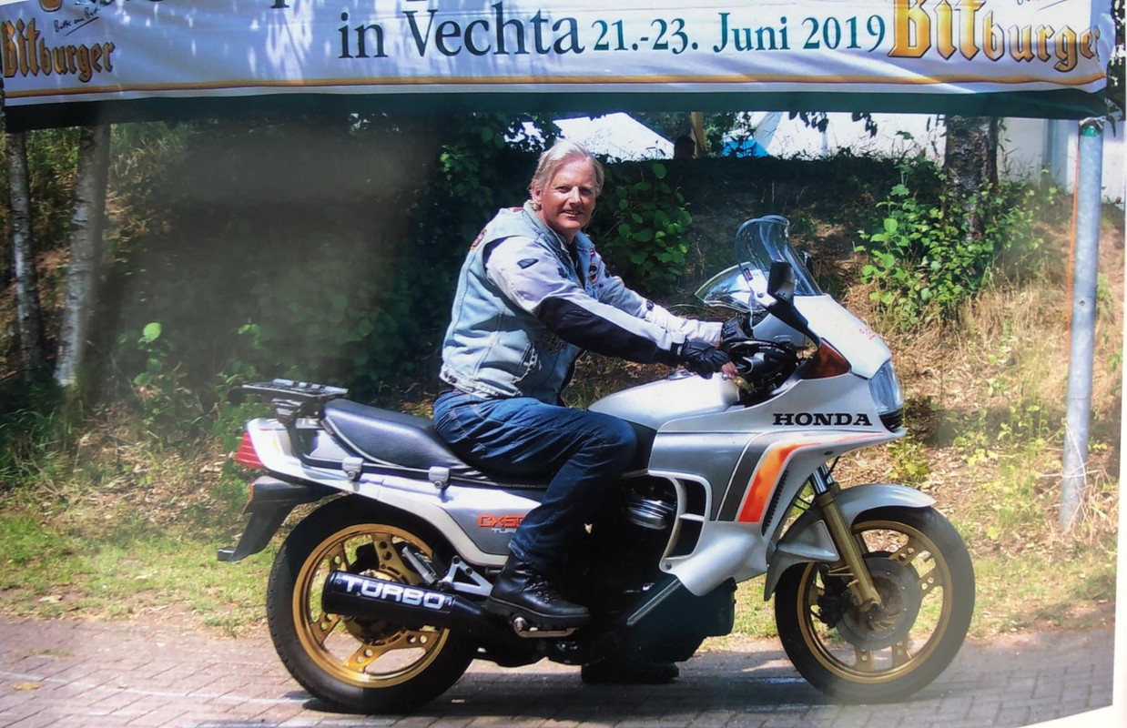 DA195D8B-B469-4F2B-8906-3DEB75AD9A54