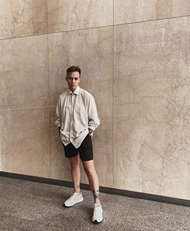 8C23F2F1-9F9A-4BB0-A0CD-4FA813BF9FA4