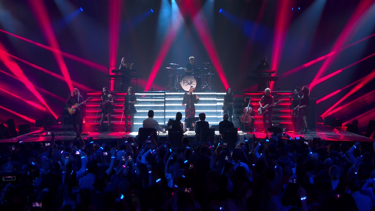Pink - Beautiful Trauma.What About Us(The X Factor UK,3 dec 2017