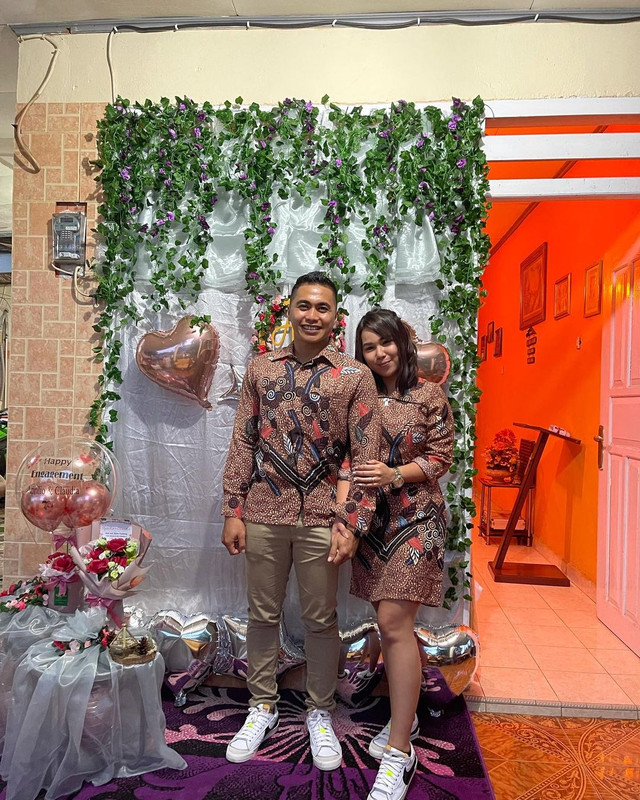 Aprilio Manganang dan Claudya Tunangan