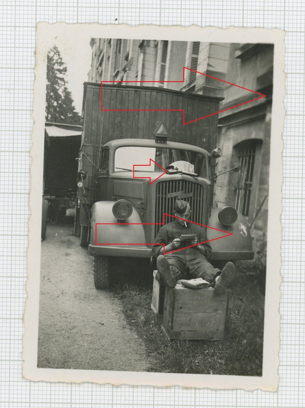 Foto Luftwaffe Fahrzeug LKW mit taktischem Zeichen Meerjungfrau am Kotflügel