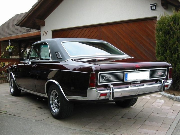 Ford Tamno crvena (2)