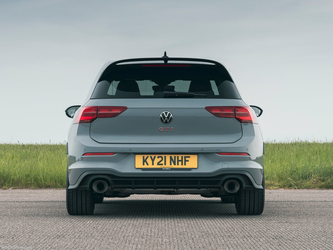 volkswagen-golf-viii-gti(4)