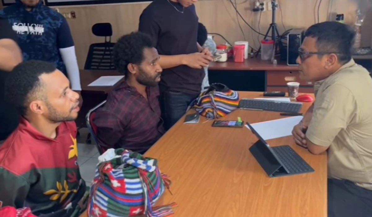 Dua Pria Bawa 16 Butir Amunisi, Ditangkap di Pelabuhan Jayapura