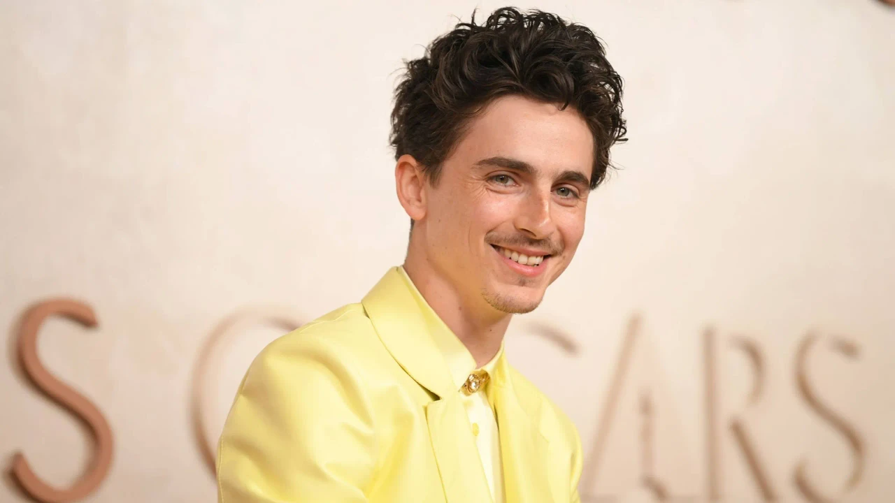 Timothe81e-Chalamet-Oscar-2025-02-(1)
