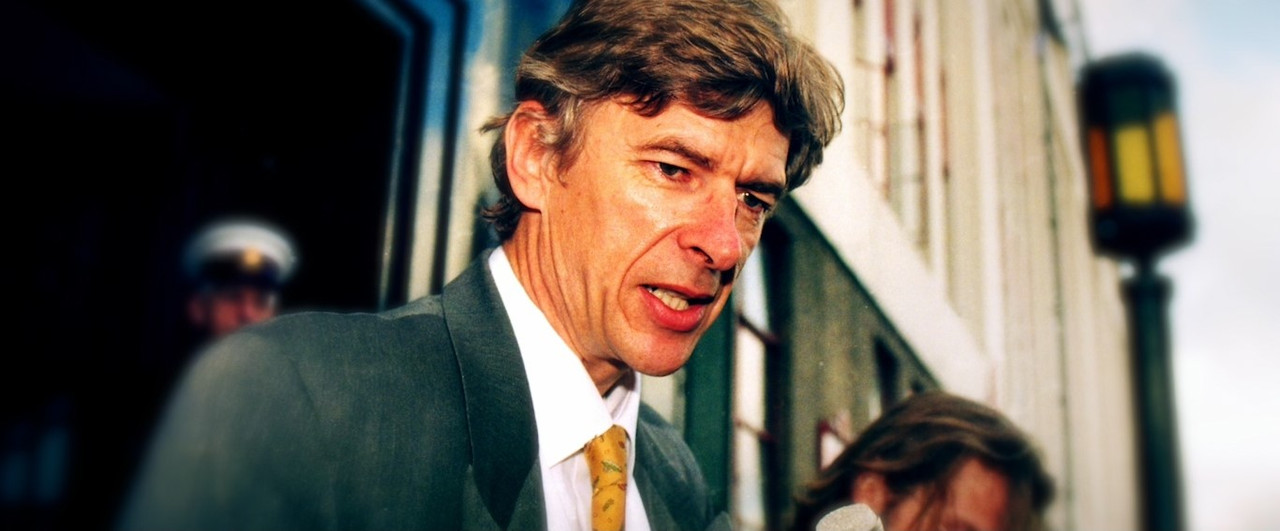 Arsène Wenger: Invincible (2021) + Extras (1080p BluRay x265 HEVC 10bit EAC3 5.1 SAMPA) [QxR]