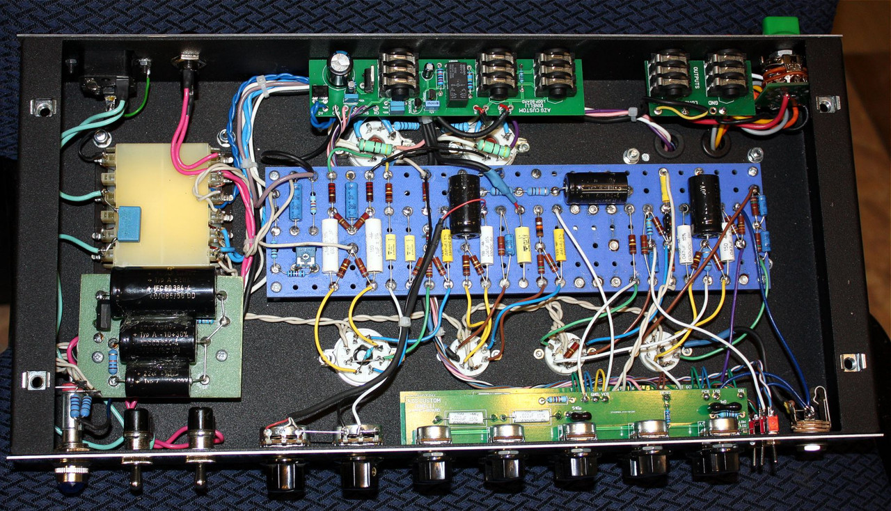 AZG Dinelli 2ch inside