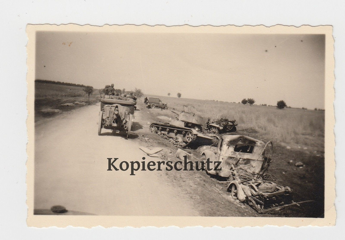 Foto 2.Wk Polen zerstörter polnischer Panzer Lkw