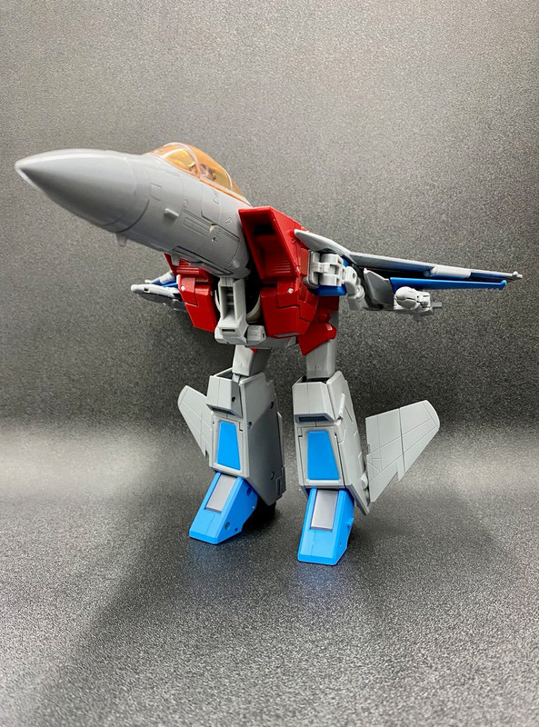 Masterpiece-MP-52-Starscream-In-Hand-Images-02