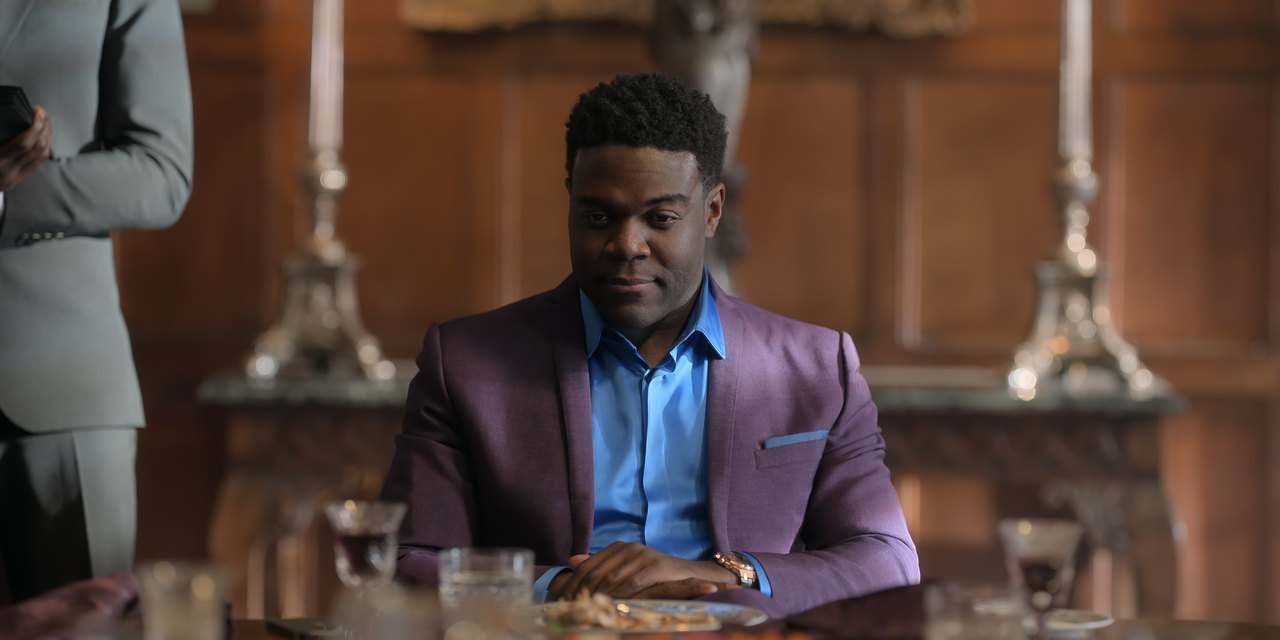 Ted.Lasso.S03E10.International.Break.2160p.10bit.ATVP.WEB-DL.DDP5.1.HEVC-Vyndros.mkv_snapshot_00.40.