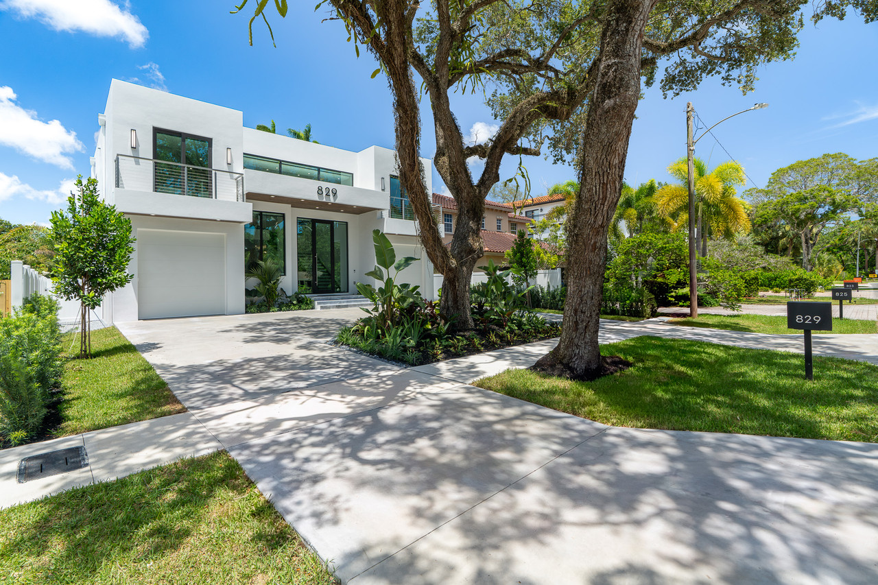 829 SW 11th Street 3D tour preview
