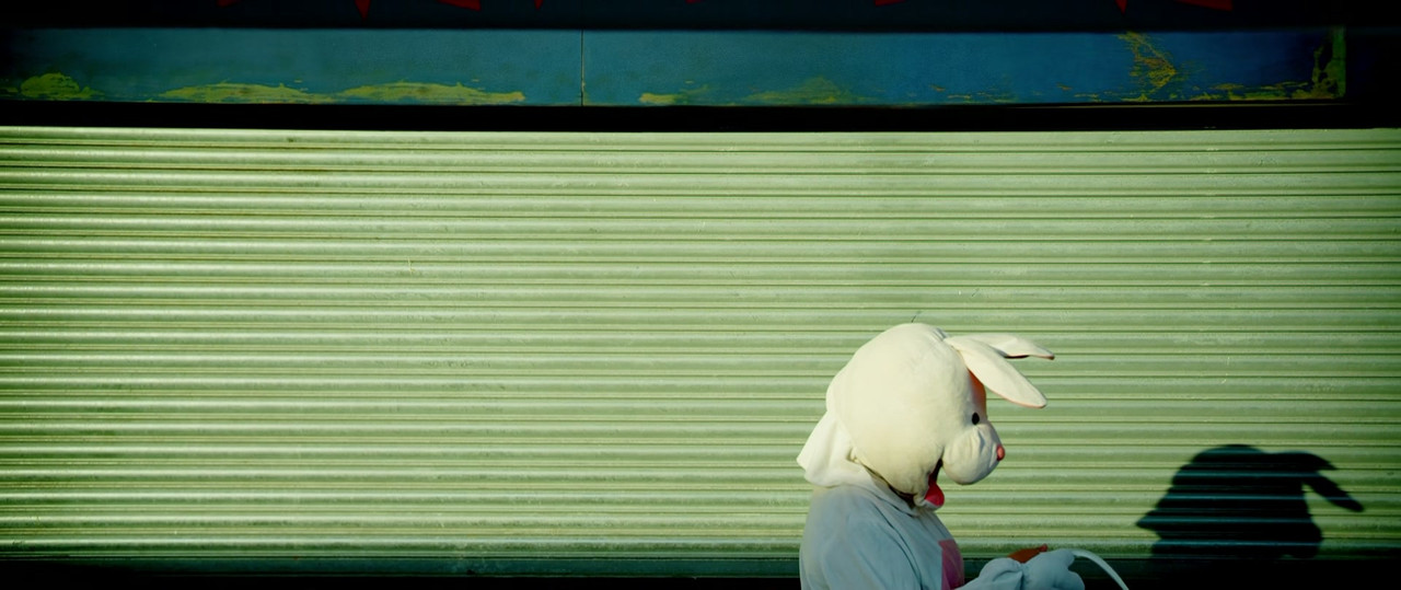 Utopia (2013) - S01E01 - Episode 1 (1080p BluRay x265 Silence)-1