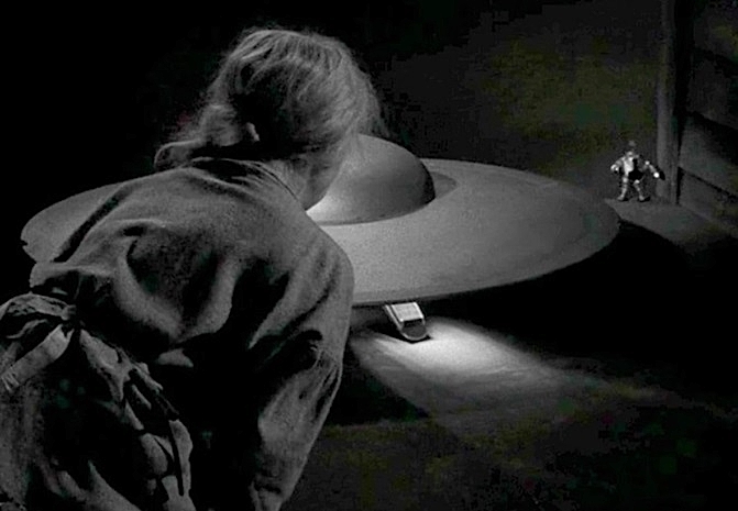 TWILIGHT-ZONE-3-B-FOTOR.jpg
