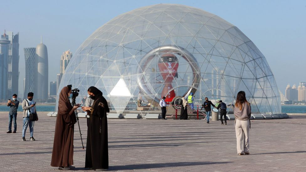 Copa del Mundo 2022: ¿Cómo ha tratado Qatar a los trabajadores de los estadios?