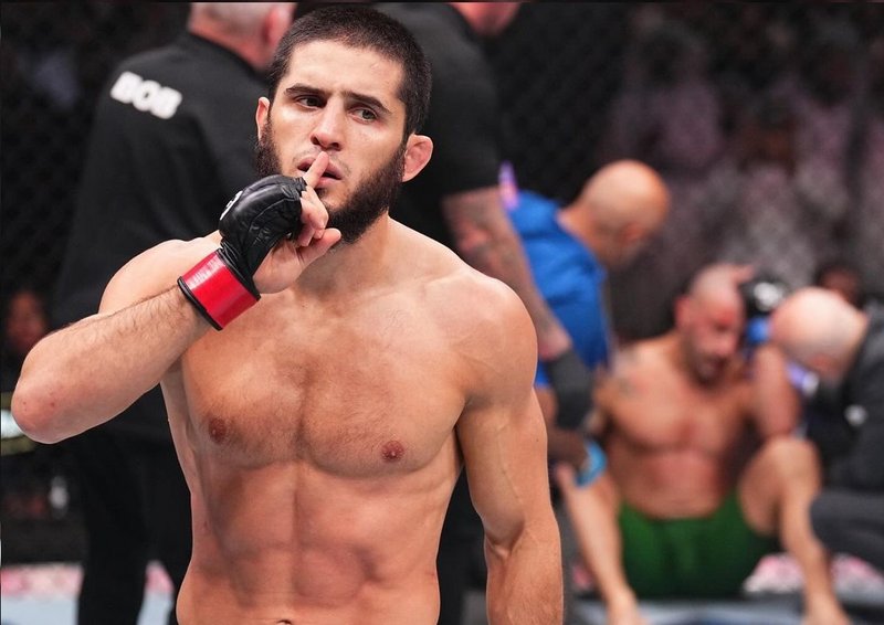 Махачев, Волкановски, Чимаев и Усман с най-високи заплати след UFC 294