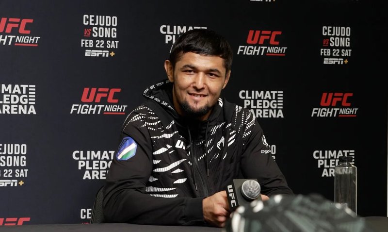 Нурсултан Рузибоев срещу Дъстин Столцфус на UFC Vegas 106
