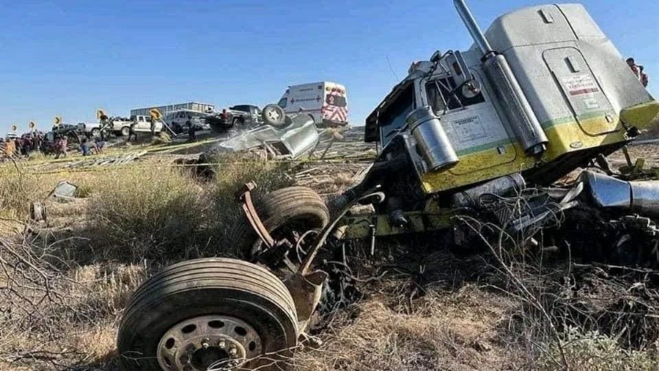 Identifican a 4 de las 5 víctimas del fatal accidente en la carretera Caborca-Sonoyta
