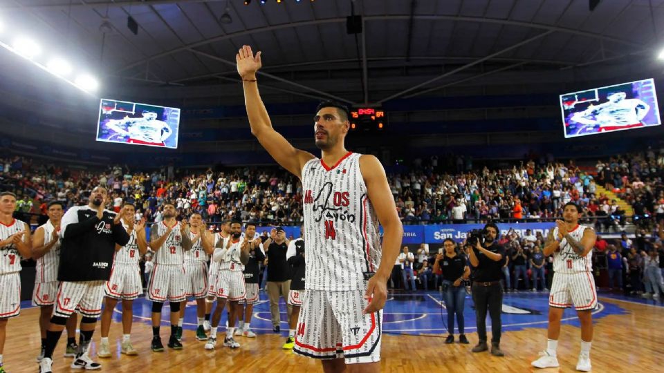 Adiós a un grande: Gustavo Ayón se despide del basquetbol en partido junto a leyendas mexicanas