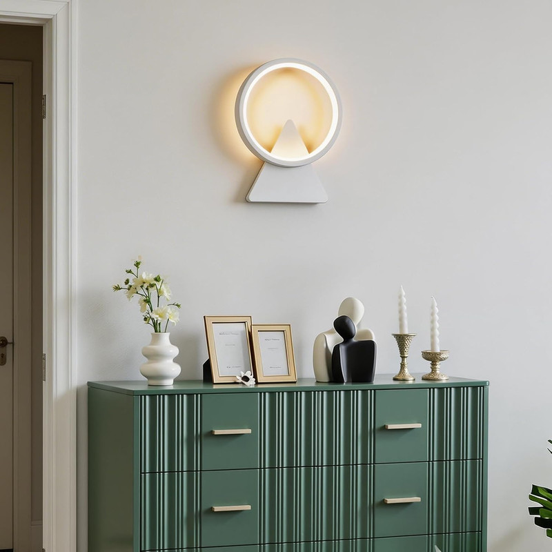 Deux luminaires assortis – Composition équilibrée