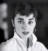 Audrey-Hepburn-md81