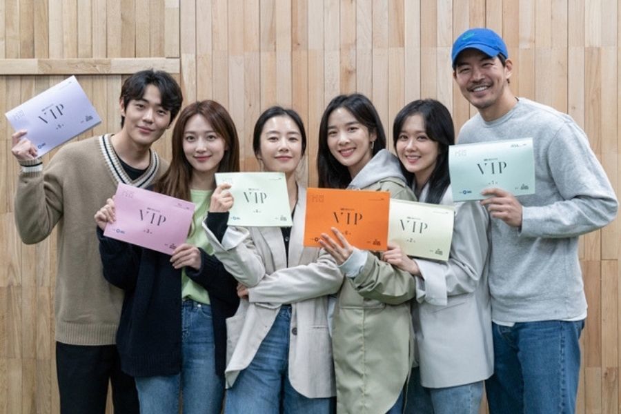 Para pemeran drama Korea VIP.