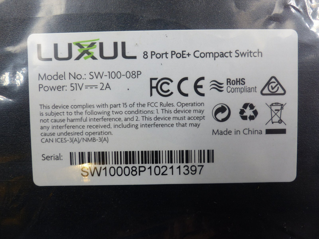 LUXUL SW-100-08P 8 PORT FAST ETHERNET POE SWITCH WITH POWER ADAPTER