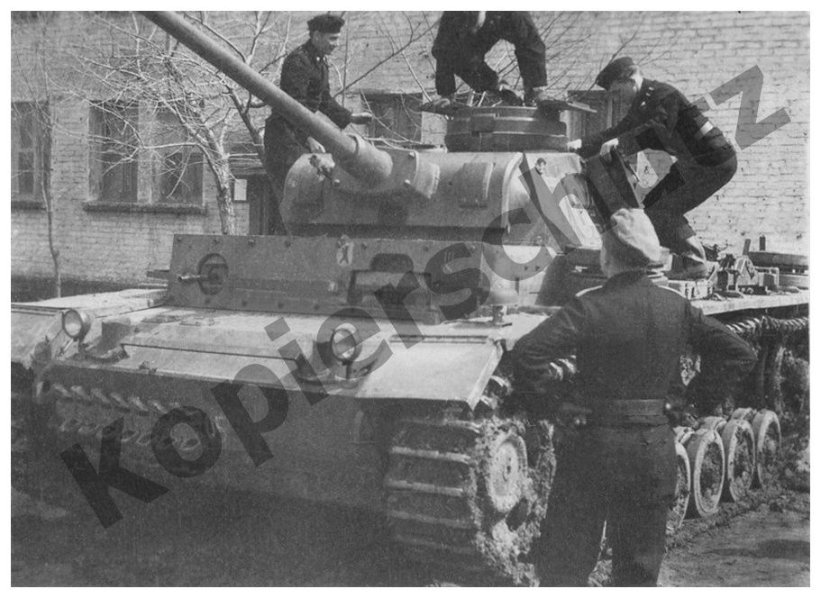 2Wk.Foto Panzer  Tank - Panzerregiment 35  4. Pa