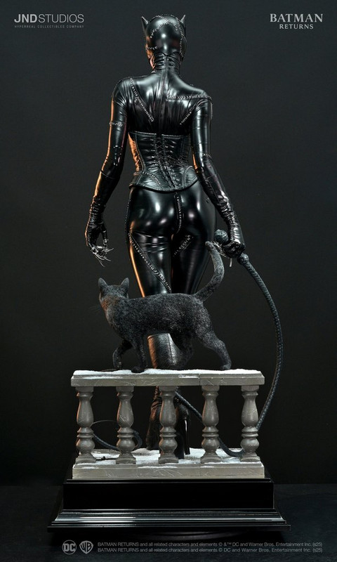 JND Studios : Batman Returns - Catwoman 1/3 Scale Statue 5