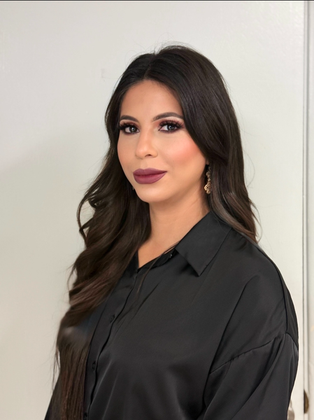 Mariela, Bilingual English/Spanish Producer at Awan Insurance Agency