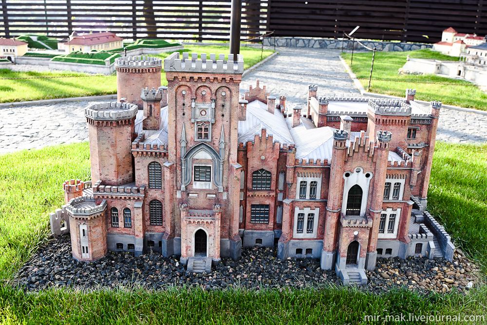 Musée de la miniature à Kamianets-Podilskyi Miniatures-museum-castles-kamianets-podilskyi-ukraine-6