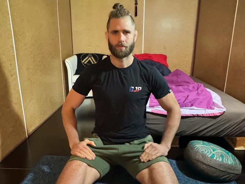 Иржи Прохазка ще прекара 3 дни без храна и светлина