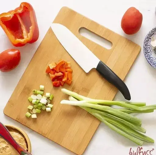 Trendy chopping board/cutting board/wood cutting board/best cutting board for kitchen/cutting board with handle/cutting board set/large cutting board/flexible cutting board/kitchen cookware/kitchen items/kitchen accessories/kitchen tools/kitchen appliances/kitchenware/kitchen set/kitchen products Color 1 (R502)