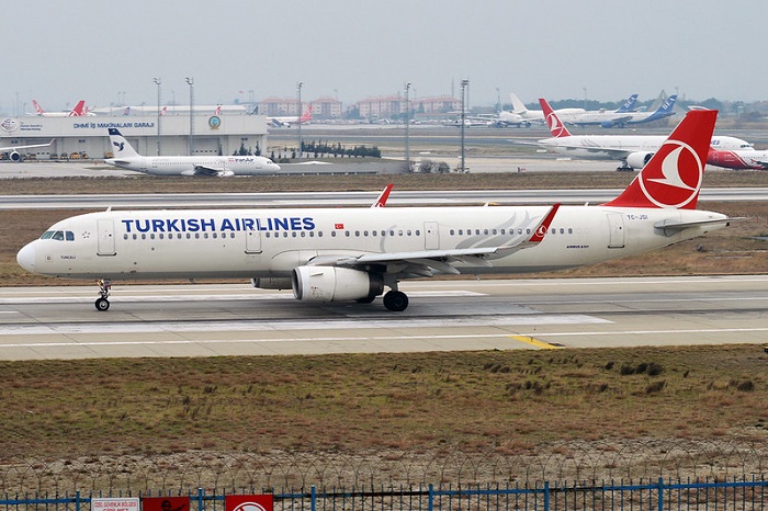 Ilustrasi - Pesawat Airbus A319 Turkish Airlines dievakuasi setelah pihak berwenang di Bandara Chopin Warsawa (WAW) menerima informasi terkait ancaman bom .