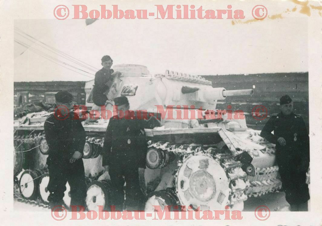 Foto Panzerkampfwagen III Fron Russland Turmnummer 225 weiße Winter-Tarnung