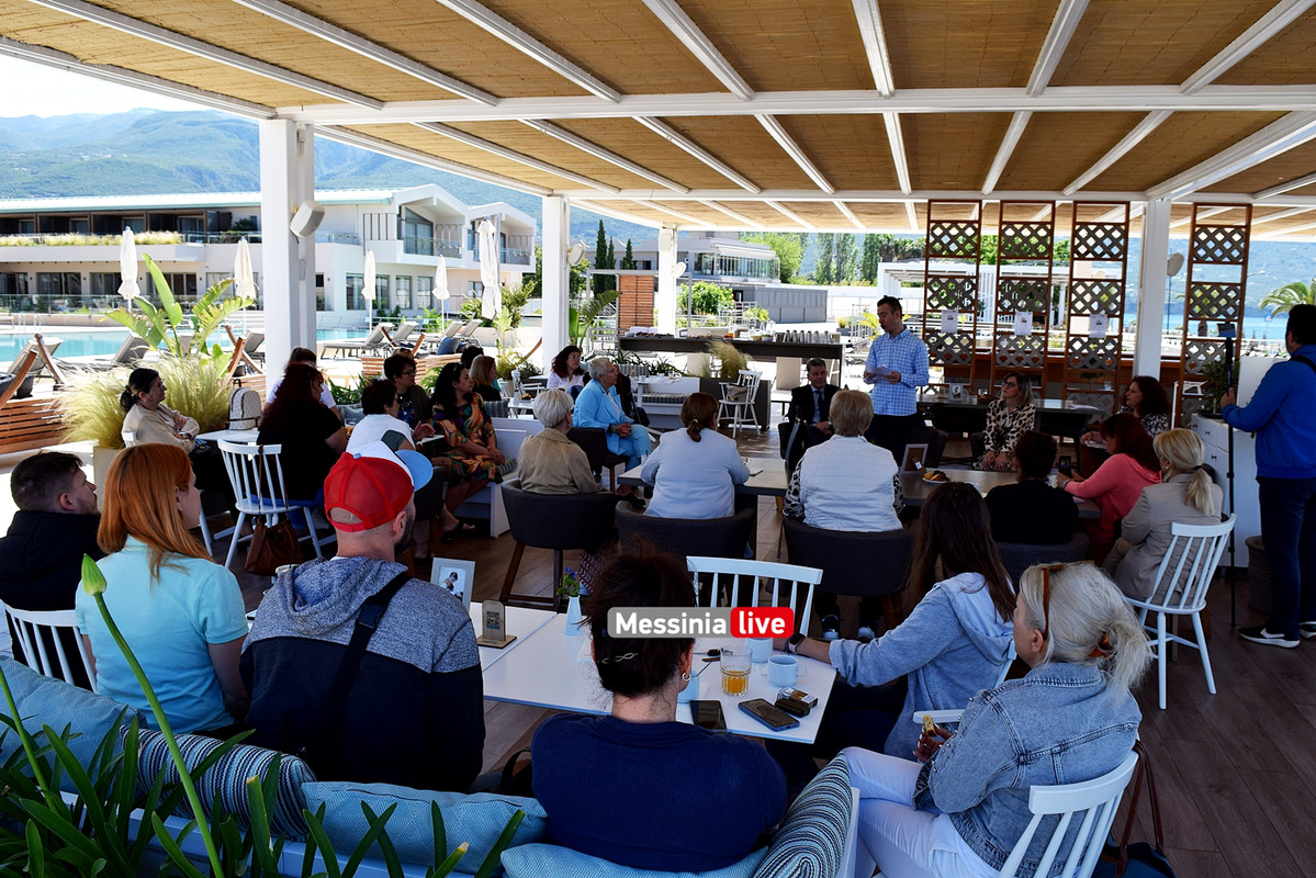 ΟΙΚΟΝΟΜΑΚΟΥDSC_0852