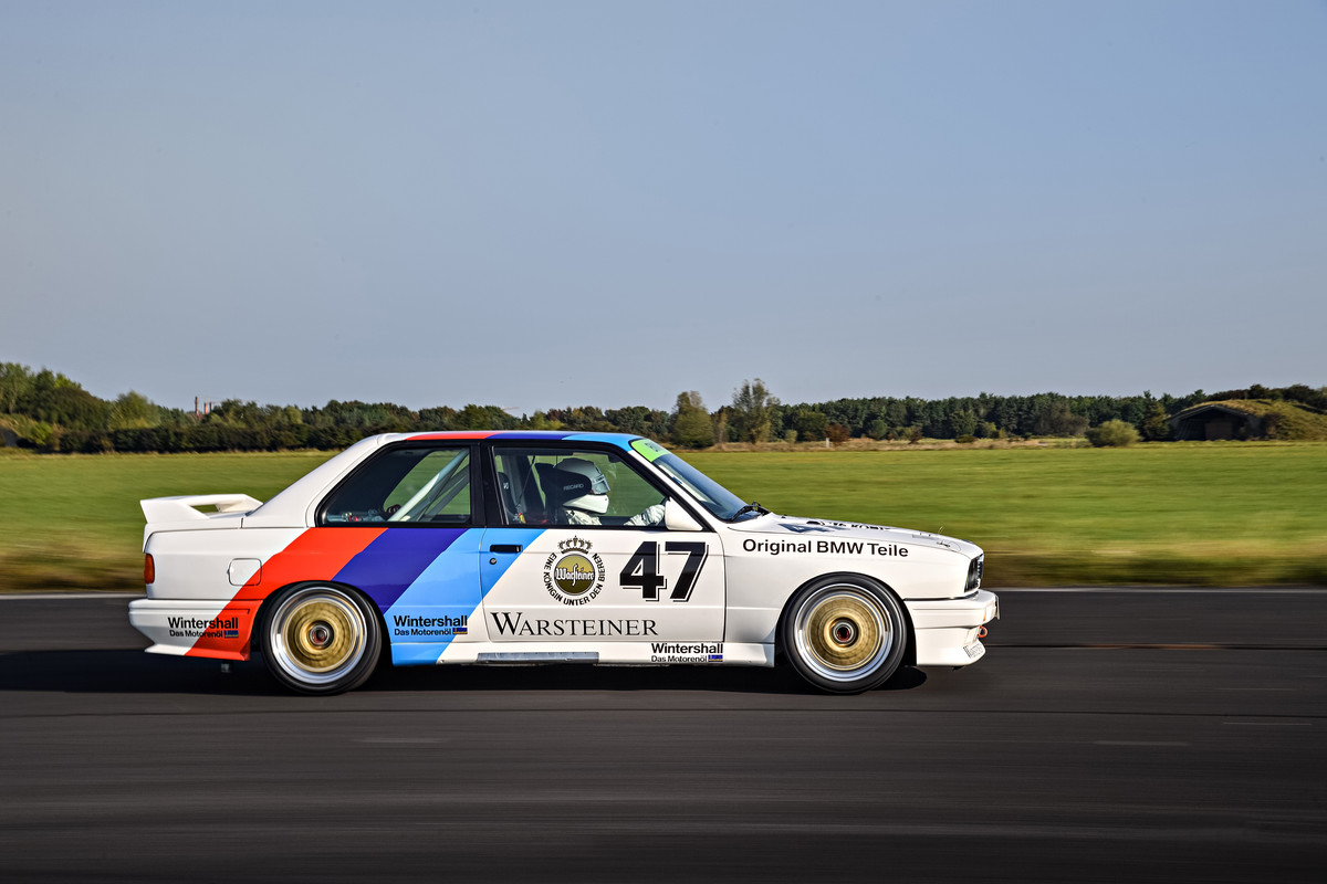 P90237146_highRes_the-bmw-m3-dtm-e30-0